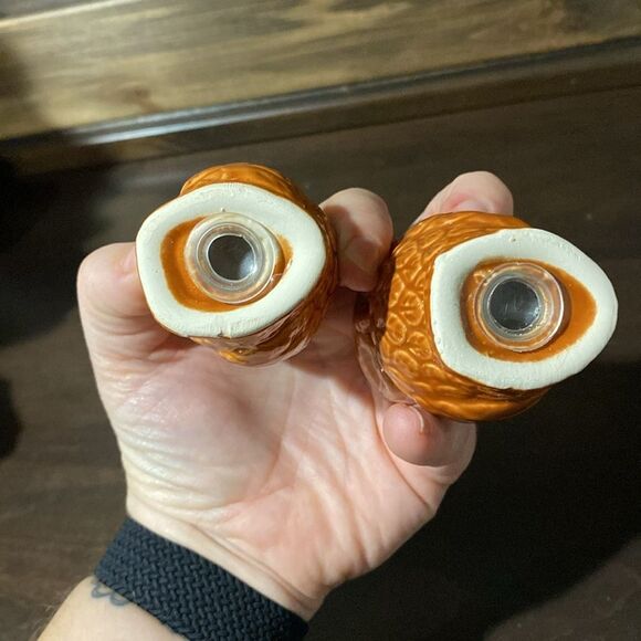 Vintage Ceramic Pair of Brown Owls Salt & Pepper Shaker Set - Picture 7 of 7